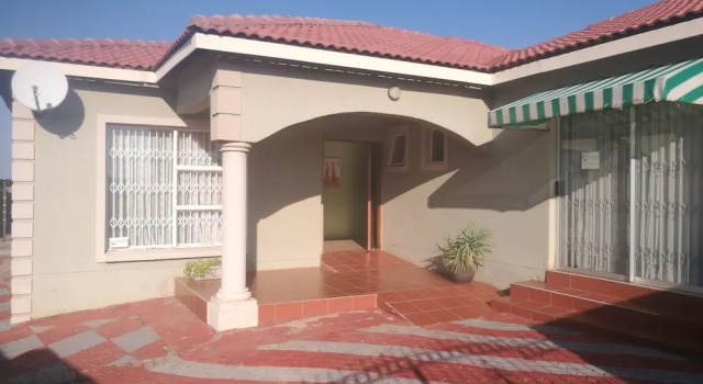 Sharons Bed and Breakfast, Забронировать Отель Пиланесберг Pilanesberg National Park