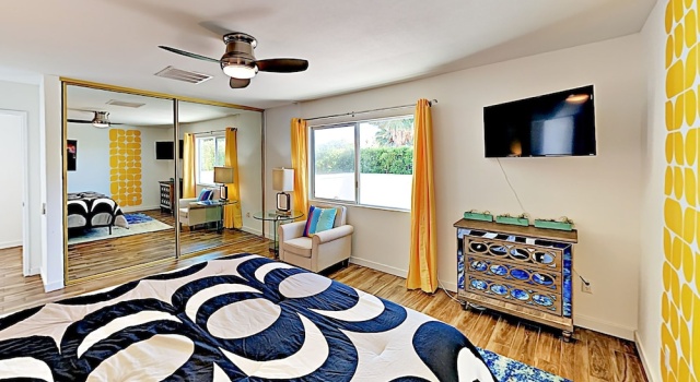 Contemporary - 5 Br Home, Забронировать Дом для отпуска Коттеджи Coachella Valley, Коттедж