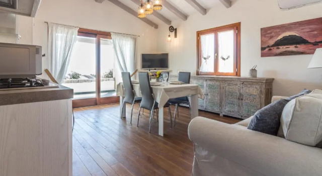 Villa with 4 bedrooms in Cala Ginepro with wonderful sea view private pool enclosed garden 5 km from the beach, Забронировать Вилла Монте Петросу San Teodoro Coast