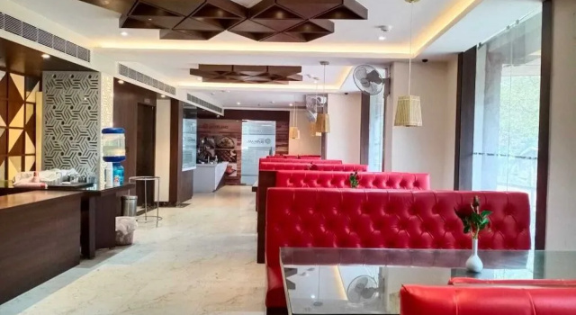 Hotel Silver Land New Digha with Rooftop Pool, Забронировать Отель Отели и гостиницы Дигха, Отель