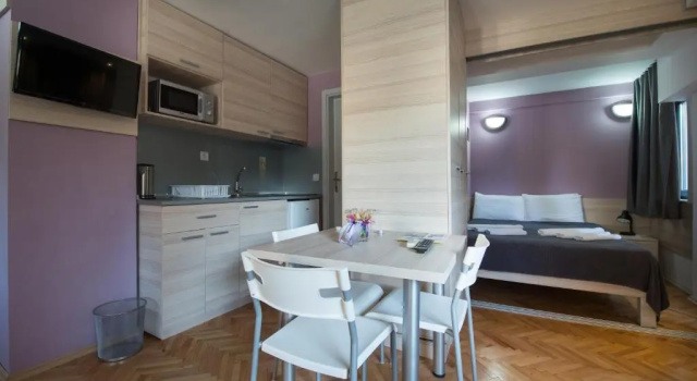 Студия Theatre Apartments