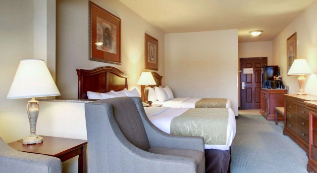 Четырёхместный номер Standard Clarion Suites Vidalia Riverfront