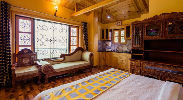 OYO 13294 Home Heritage 1BHK Clock Tower Mussoorie