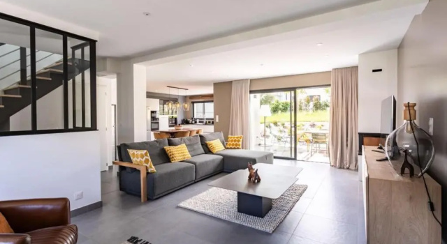 Коттедж VILLA TY LAOUEN- Maison moderne 3 chambresjardin