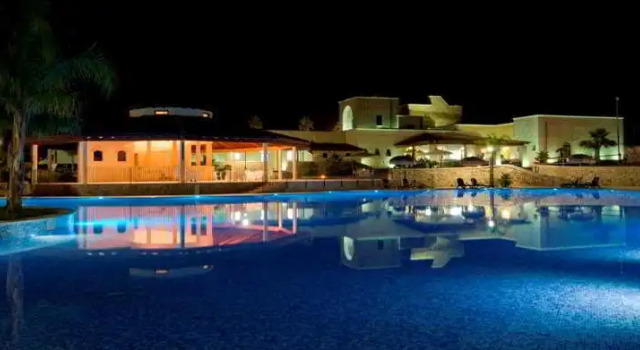 Resort Masseria Ristoppia, Đặt Khu nghỉ dưỡng Lequile Salento