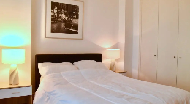 2 Bedroom Apartment With Stunning Views of Canary Wharf