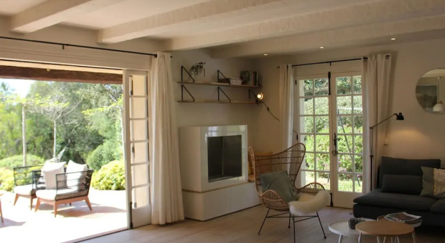 Southern French Villa With Private Pool and Stunning Views of the Mediterranean Sea, Забронировать Вилла Отели Сен-Тропе залива с парковкой, Парковка