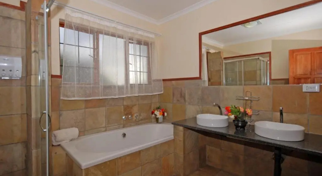 Шале с 2 комнатами Hoopoe Haven Guest House