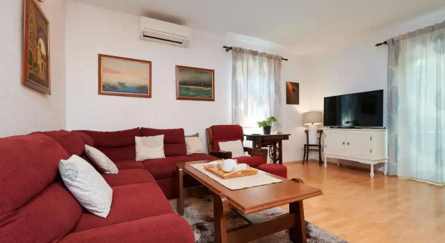 Guesthouse Aria, Rezervați Apartament Mastrinka Trogir