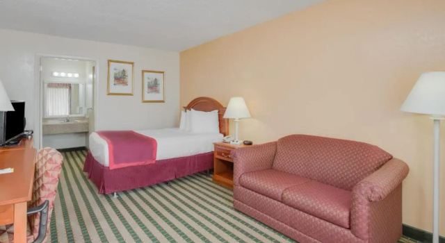 Двухместный номер Deluxe Days Inn by Wyndham Asheville West