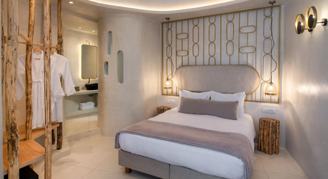 Полулюкс Athina Luxury Suites
