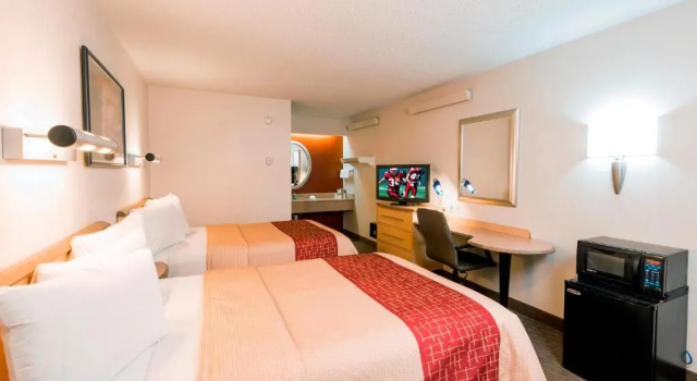 Четырёхместный номер Deluxe Red Roof Inn Buffalo - Hamburg/ I-90