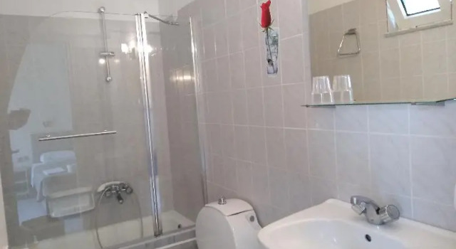 Двухместный номер Standard с балконом и с видом на сад Leonidas Hotel & Studios