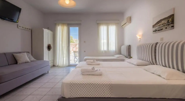 Четырёхместный семейный номер Standard Aeolis Hotel