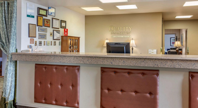 Quality Inn & Suites, Rezervovat Hotel Escanaba Michigan