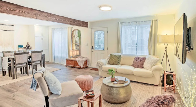 Super Walkable! Historic Home in Dtwn Long Beach, Забронировать Дом для отпуска Коттеджи Большого Лос-Анджелеса, Коттедж