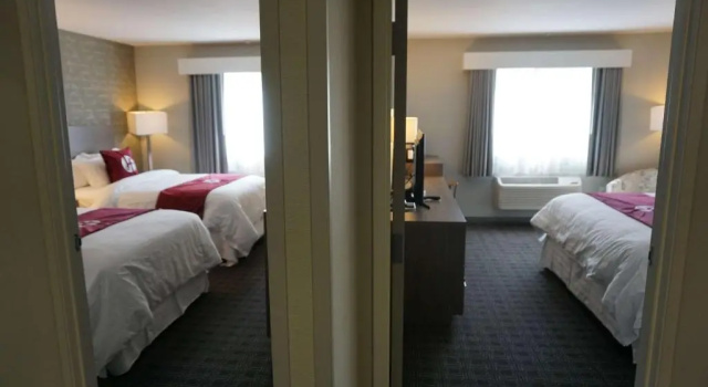 Шестиместный люкс с 2 комнатами Hartford Hotel Best Western Signature Collection