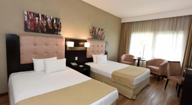 Четырёхместный номер Superior Howard Johnson Resort & Convention Center Ezeiza