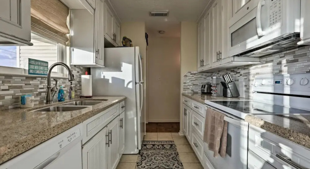 Коттедж Ocean-view Beach House in Galveston, Dogs Welcome!