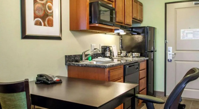 Люкс Suburban Studios Cedar Falls