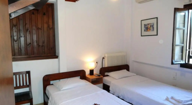 Апартаменты Hotel Vrionis