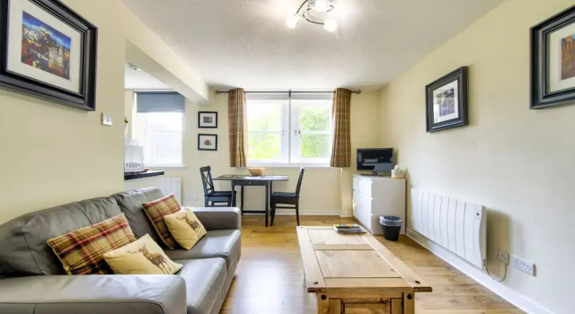 Stunning Studio Apartment Castle View