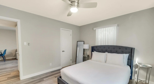 Stylish 2BR Near UT Hyde Park Evonify, Забронировать Апартаменты/квартира Остин Greater Austin, рядом с Fascholz-Keller Baseball Complex