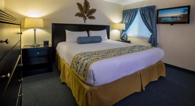 Люкс с 2 комнатами Sailport Waterfront Suites