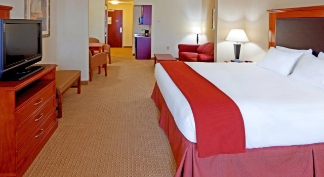 Двухместный люкс Holiday Inn Express & Suites Albany Airport Area - Latham by IHG