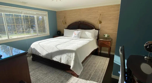 The Blue House Bed and Breakfast, Забронировать Отель «постель и завтрак» Лейк-Кантри Британская Колумбия