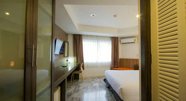 Dragon River Avenue Hotel