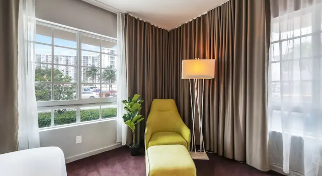 Четырёхместный номер Deluxe Alamo Hotel