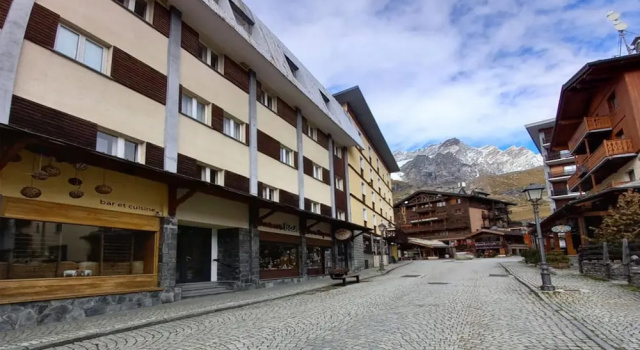 Newly Renovated Apartment in Cervinia's Heart