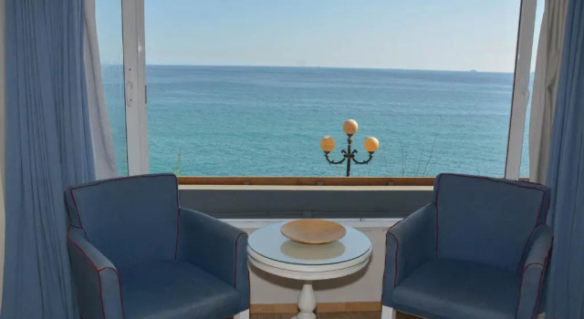 Полулюкс Scorpios Sea Side Hotel