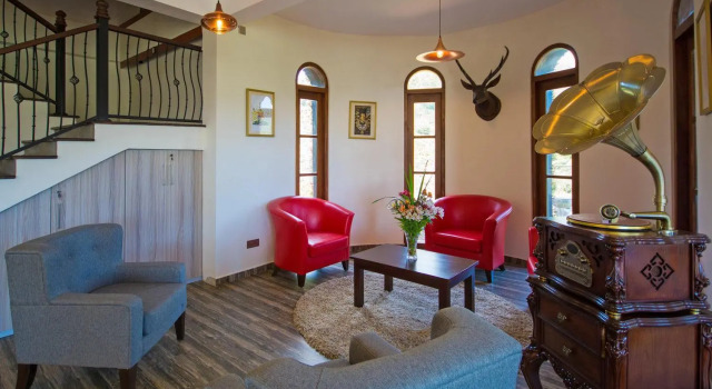 The Wind Castle, Забронировать Отель Нувара-Элия Окрйг Нувара-Элия, рядом с Royal Colombo Golf Club