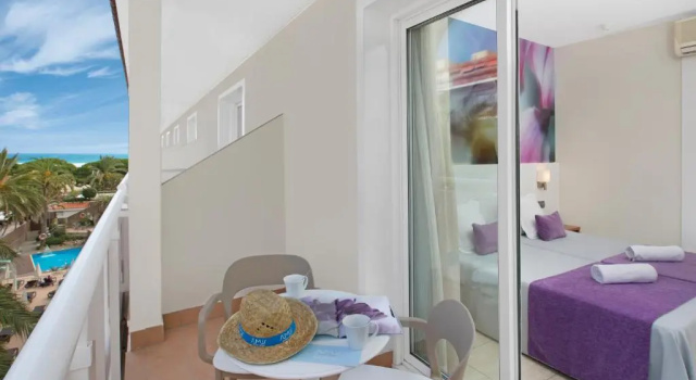 Трёхместный номер с балконом Sumus Hotel Monteplaya & SPA 4Sup - Adults Only
