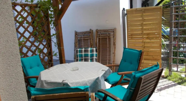 Коттедж с 3 комнатами Lenart House 2