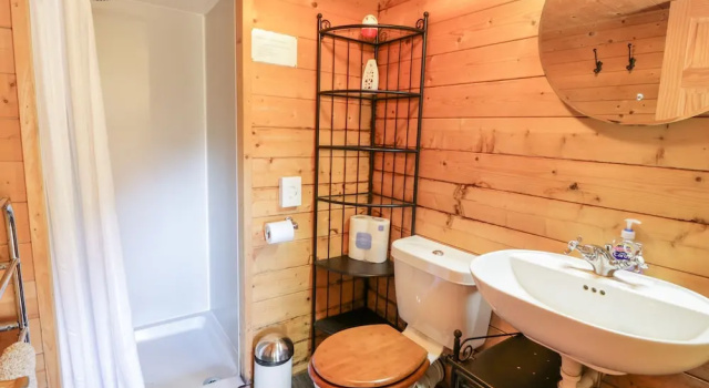 Коттедж The Log Cabin