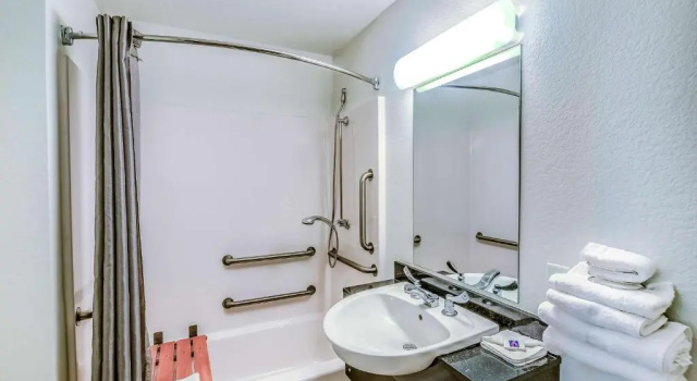 Двухместный номер Standard Motel 6 Colorado Springs, CO – South/Metro Area