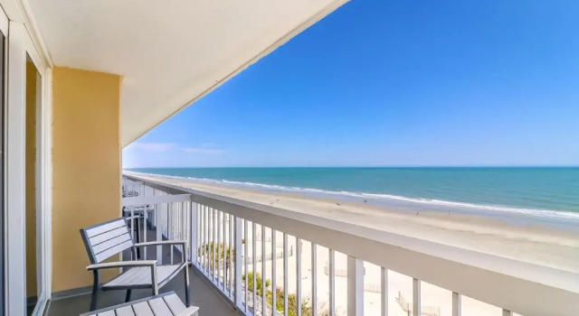 Четырёхместный номер Standard с балконом и с видом на океан Holiday Inn Resort Oceanfront at Surfside Beach by IHG