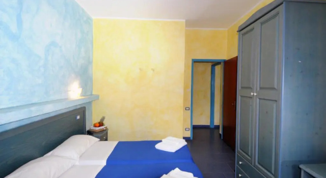 Two-room Apartment a Stones Throw From the sea, Забронировать Апартаменты/квартира Отели San Saba с бассейном, Бассейн