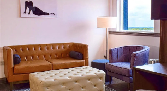 Hotel Legends, Забронировать Отель Отели Билокси с бассейном, рядом с Бейсбольный стадион «МДжМ Парк», Бассейн