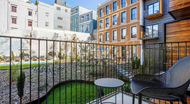 Двухместный номер Premium с балконом и с видом на сад Mercure Porto Centro Aliados