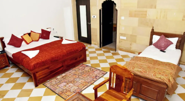 The Jaigarh Palace Jaisalmer, Забронировать Отель Отели Джайсалмер с парковкой, Парковка