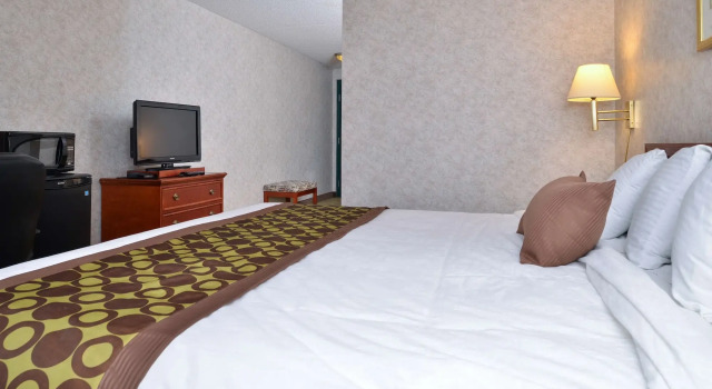 Howard Johnson Express Inn Windsor, Đặt Khách sạn Windsor Southwest Ontario