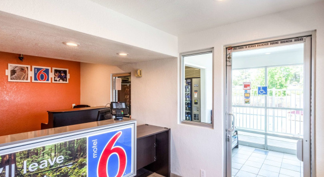 Motel 6 Redding, CA - Central, Prenota Motel Redding California