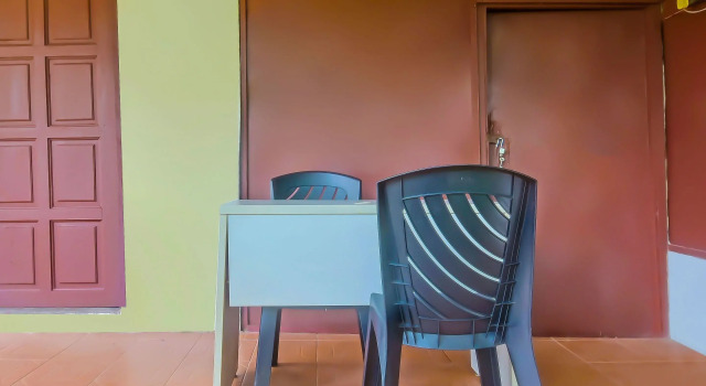 OYO 90675 Holiday View Inn