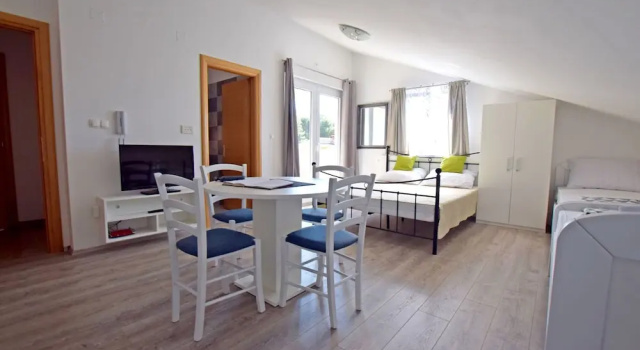Apartments Branka, Забронировать Апартаменты/квартира Отели Starigrad-Paklenica Riviera с парковкой, Парковка
