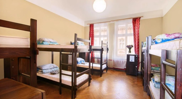 Hollywood Home Hostel, Забронировать Хостел Хостелы Львова, рядом с Галерея Хердан, Хостел