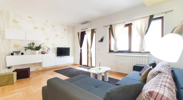 Amazing Home in Rovinj with Hot Tub, WiFi & 2 Bedrooms